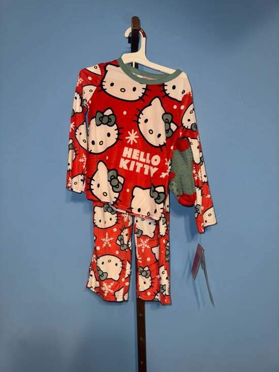 Hello Kitty Other - Hello Kitty Girls 3-Piece Holiday Fleece Pajama Set with Socks Size XS